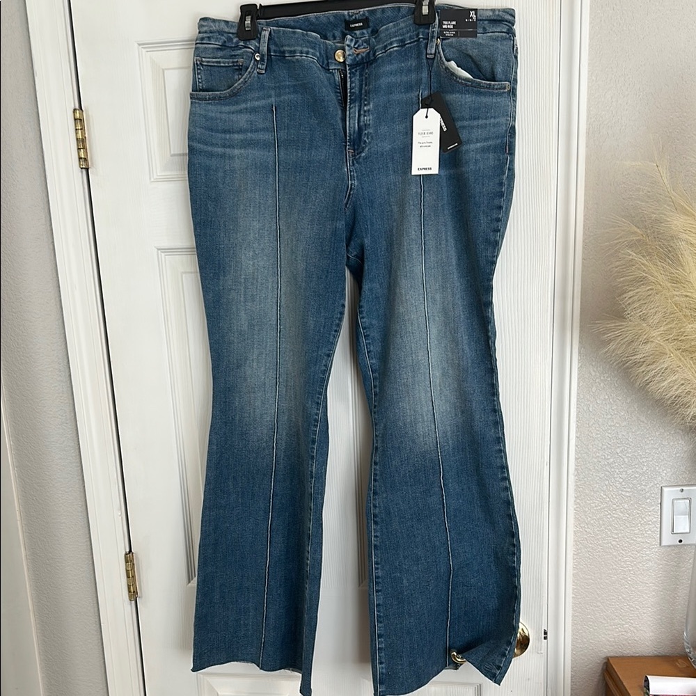 Express Jeans 70s flare fleX size XL fits 18,20,22